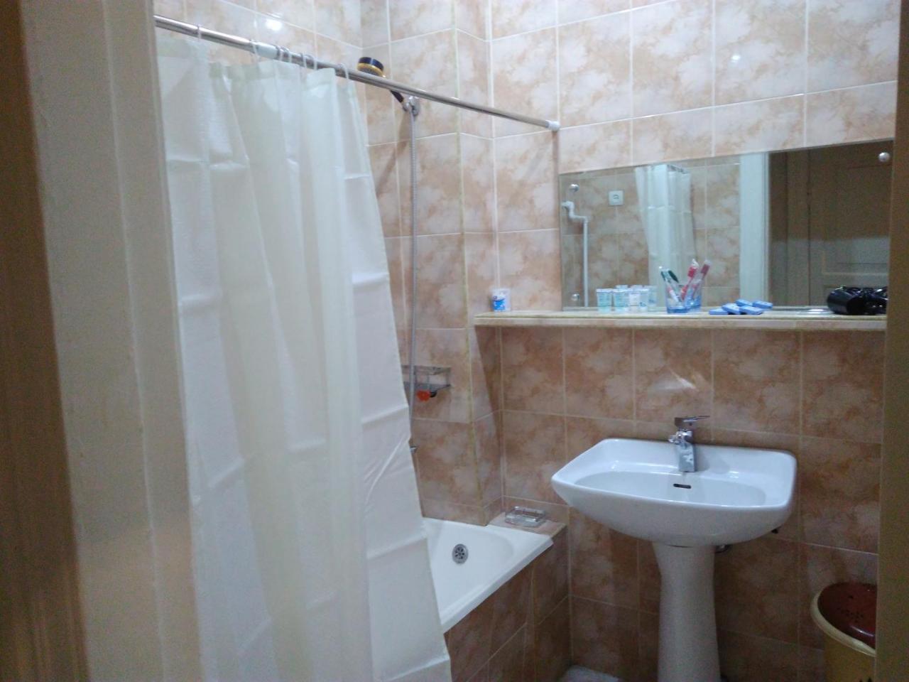 Apartment Gallery Rustaveli 1 Tbilisi Exterior foto